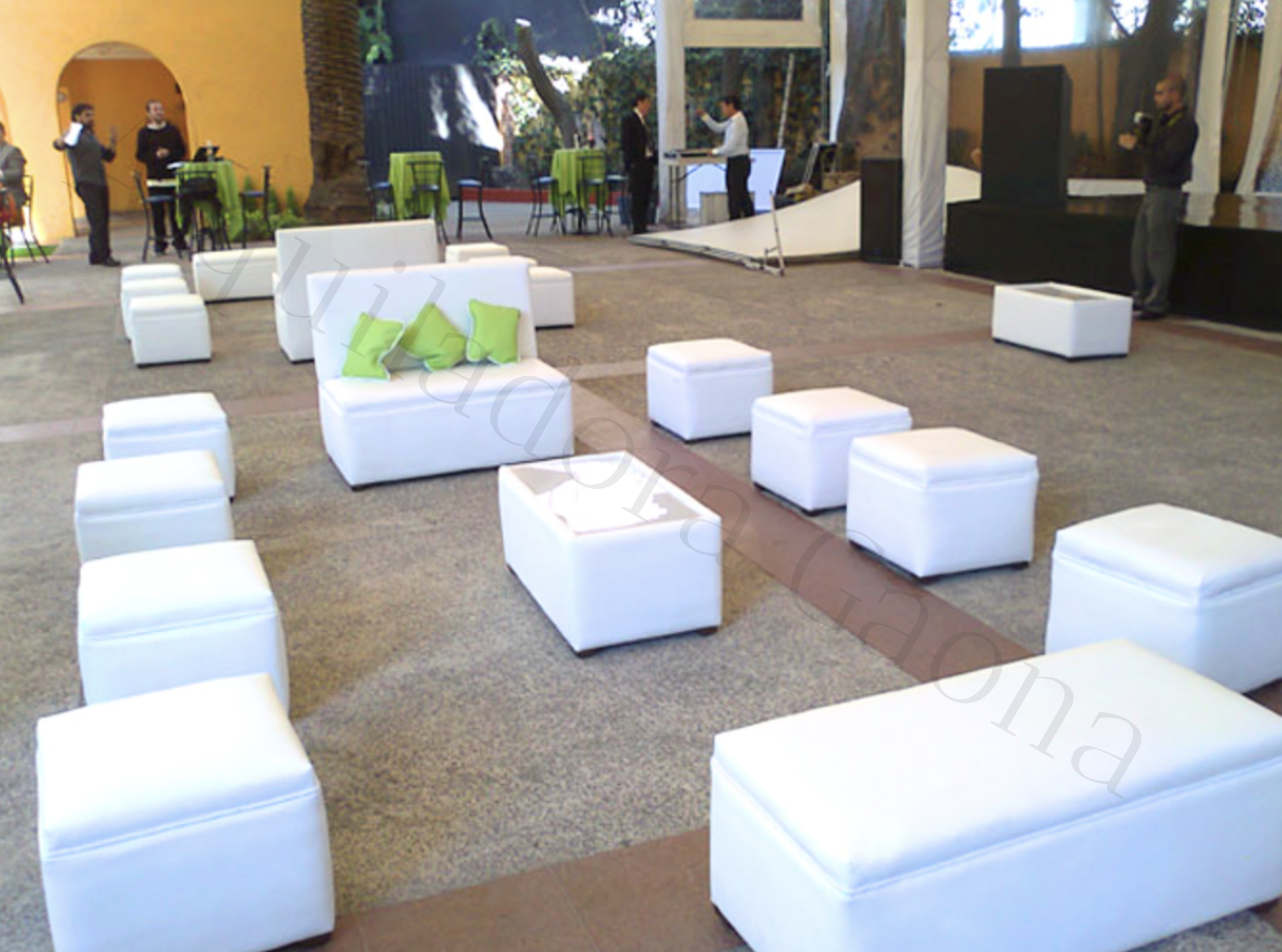 Periqueras, Salas Lounge y Calentadores